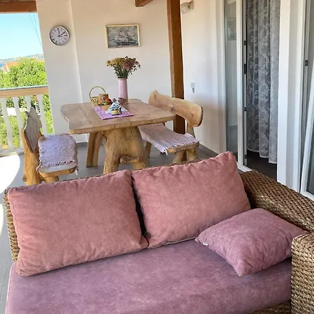 Ferienwohnung Fuer 8 Personen Ca 80 Qm In Privlaka, Dalmatien Norddalmatien *