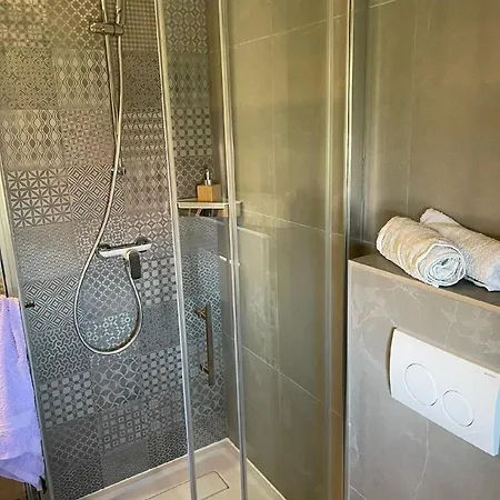 Lejlighed Ferienwohnung Fuer 8 Personen Ca 80 Qm In Privlaka, Dalmatien Norddalmatien