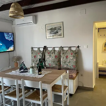 Ferienwohnung Fuer 8 Personen Ca 80 Qm In Privlaka, Dalmatien Norddalmatien *
